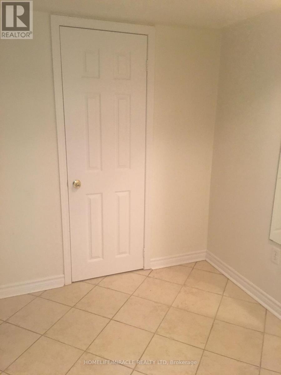 Photo 38 of 28 Bowsfield Drive, Brampton ON