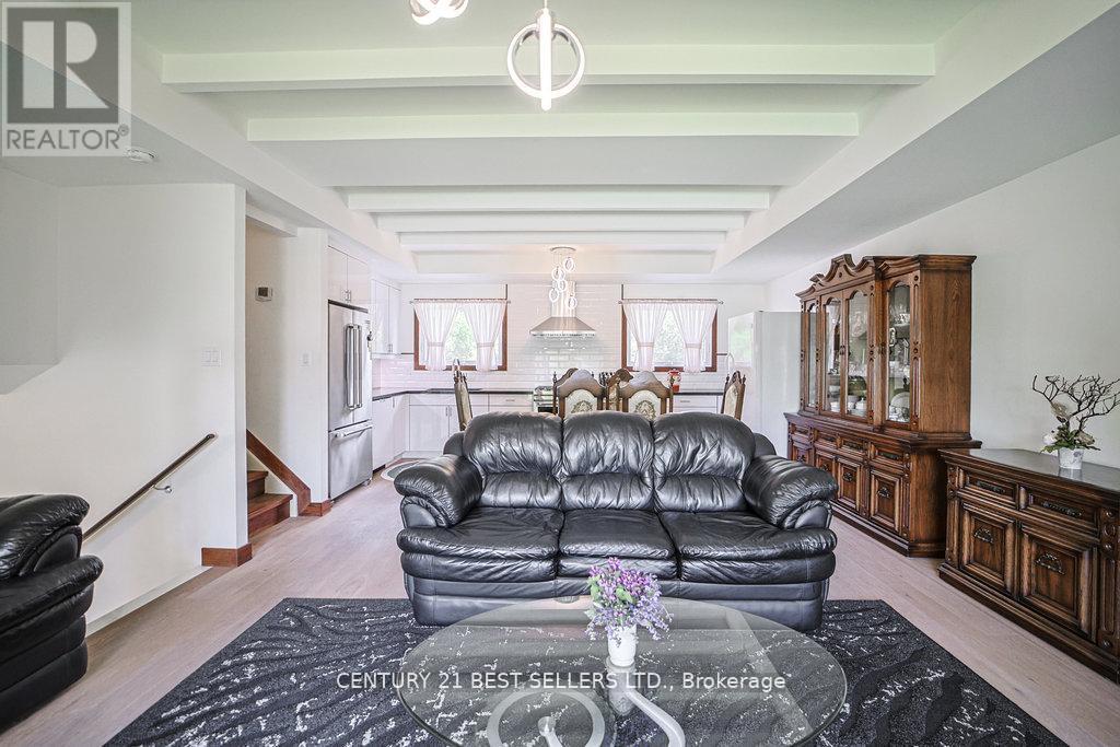 Photo 5 of 126 Mellow Crescent, Caledon ON