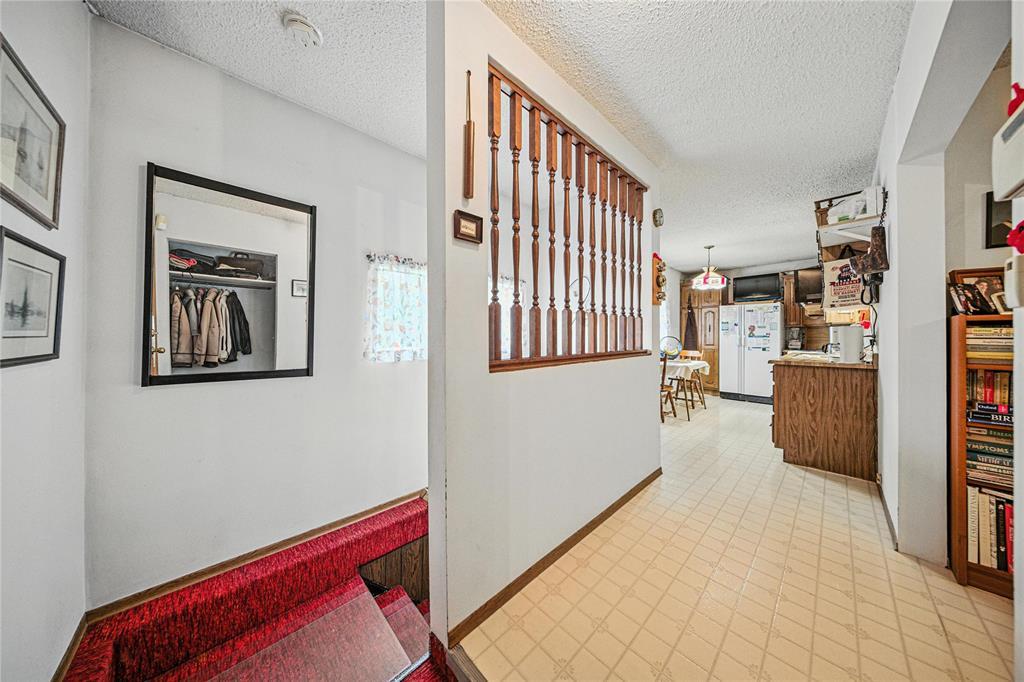 Photo 3 of 121 Worthington Avenue, Winnipeg MB