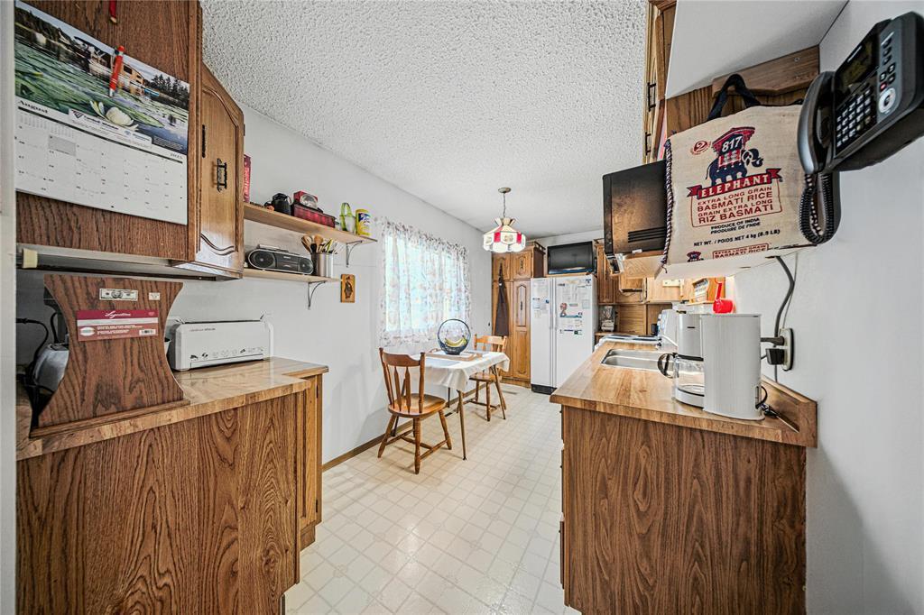 Photo 4 of 121 Worthington Avenue, Winnipeg MB
