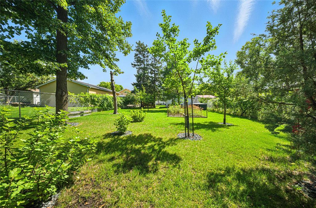 Photo 33 of 121 Worthington Avenue, Winnipeg MB