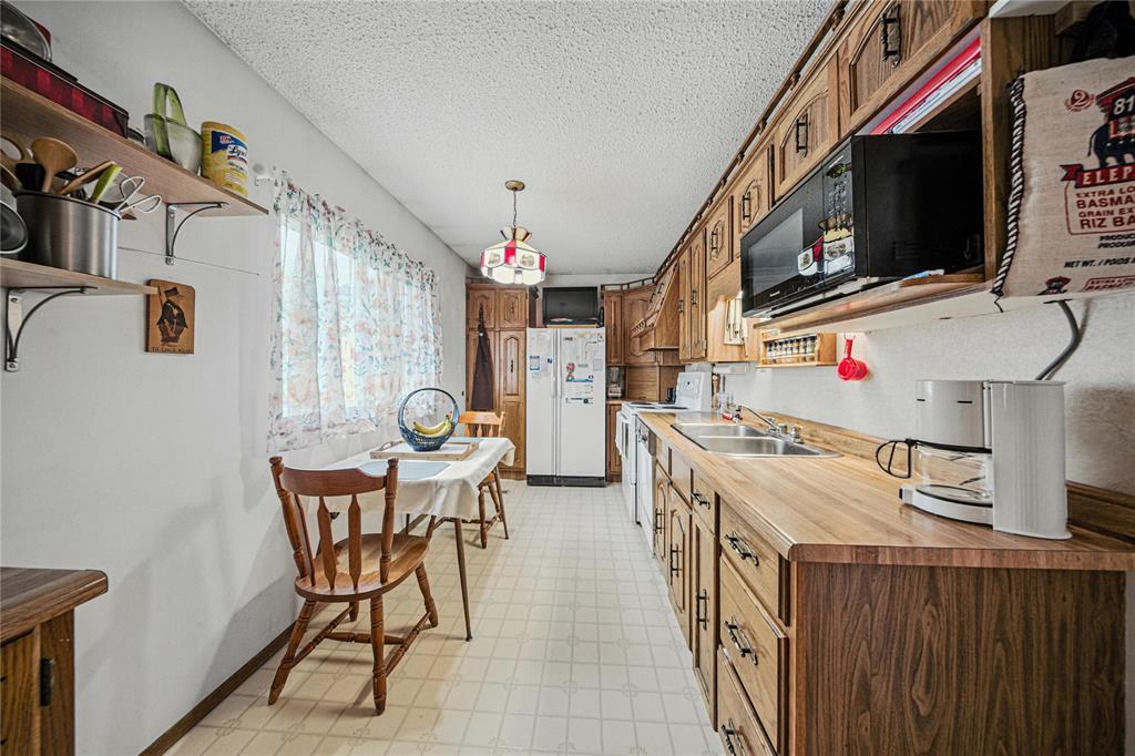 Photo 5 of 121 Worthington Avenue, Winnipeg MB