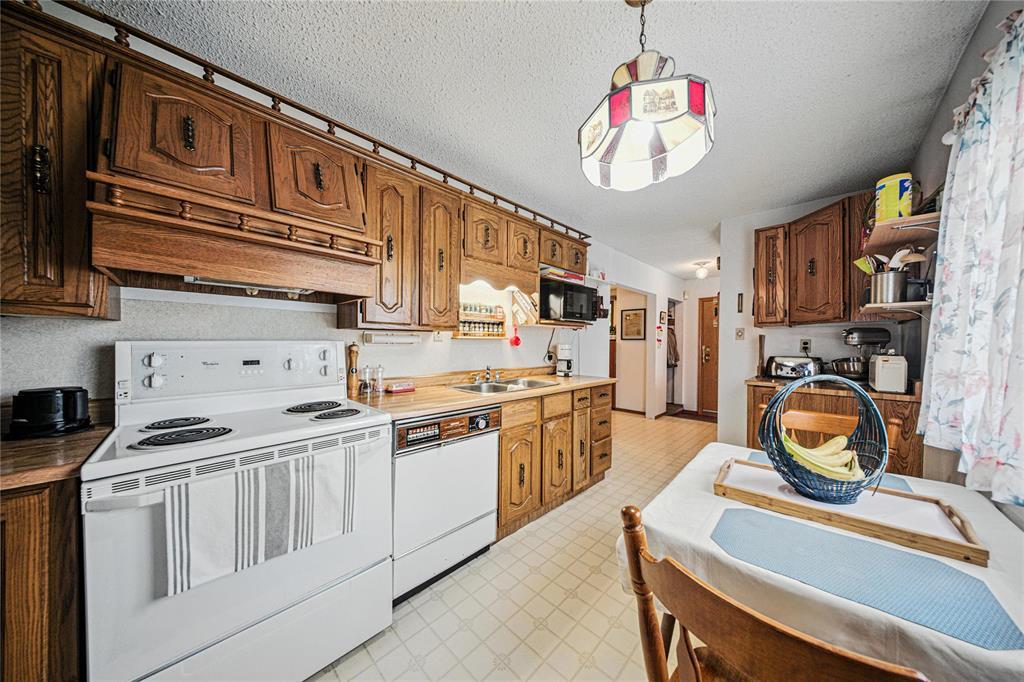 Photo 6 of 121 Worthington Avenue, Winnipeg MB