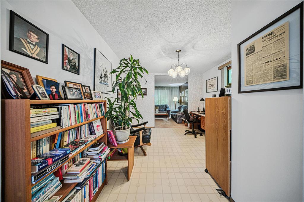 Photo 8 of 121 Worthington Avenue, Winnipeg MB