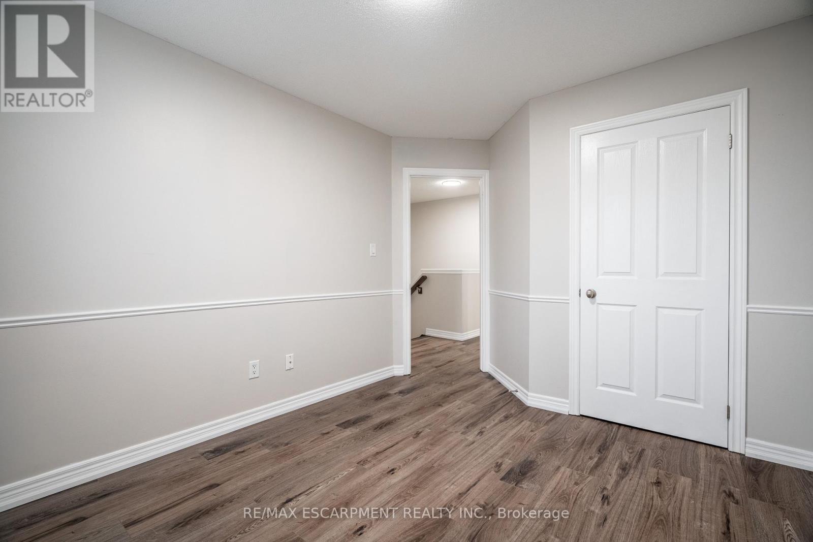 Photo 18 of 41 222 Fall Fair Way, Hamilton ON