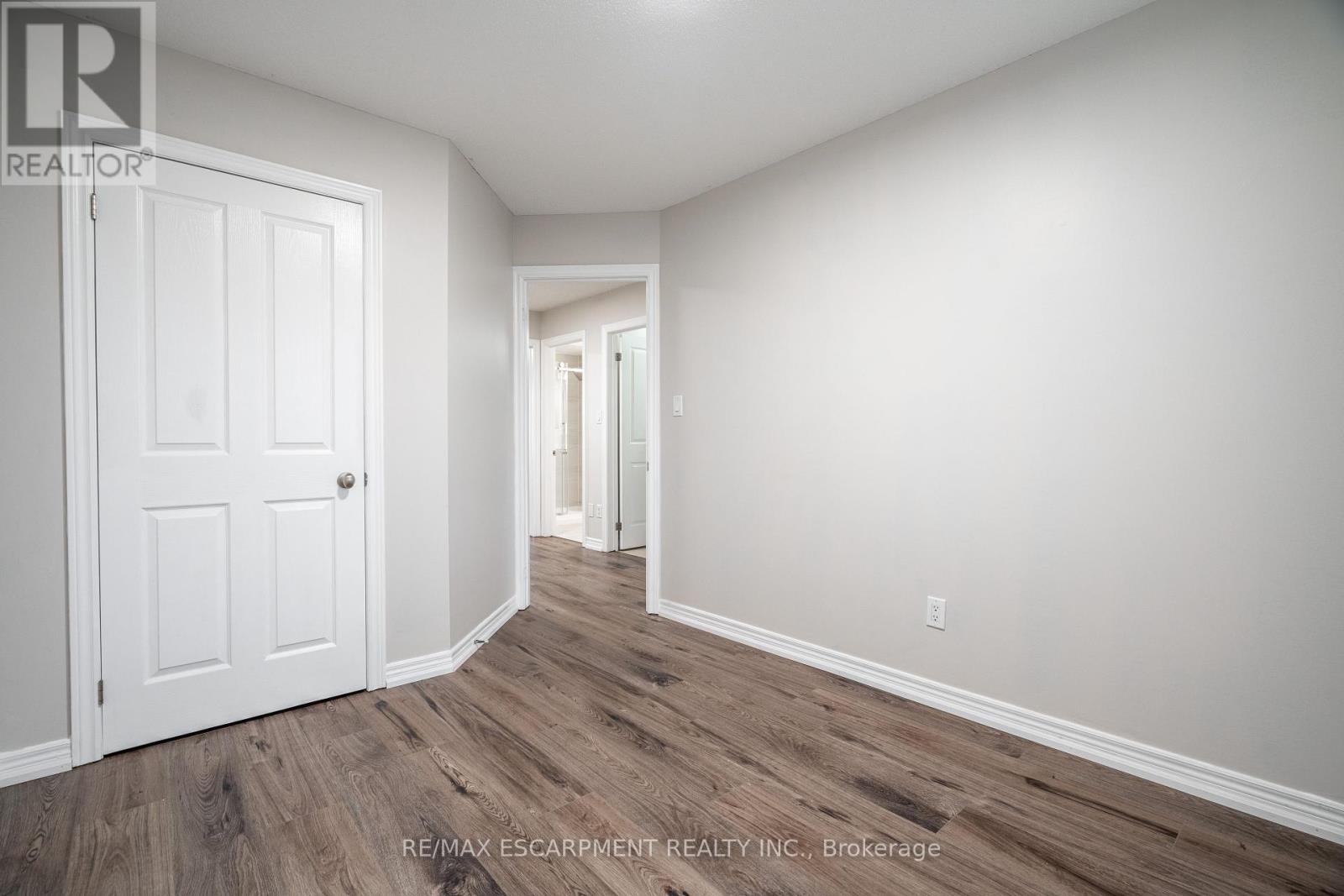 Photo 20 of 41 222 Fall Fair Way, Hamilton ON