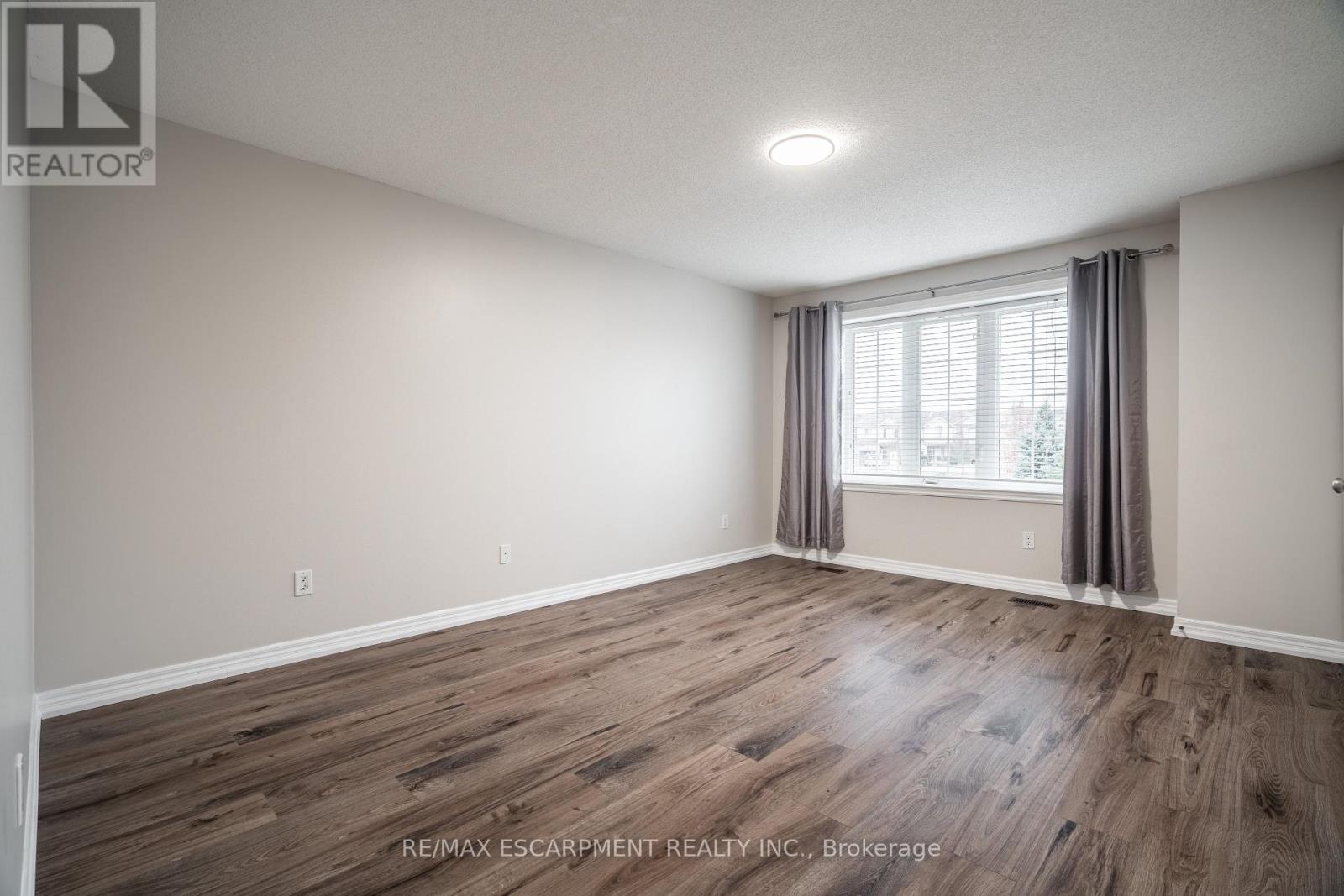 Photo 23 of 41 222 Fall Fair Way, Hamilton ON