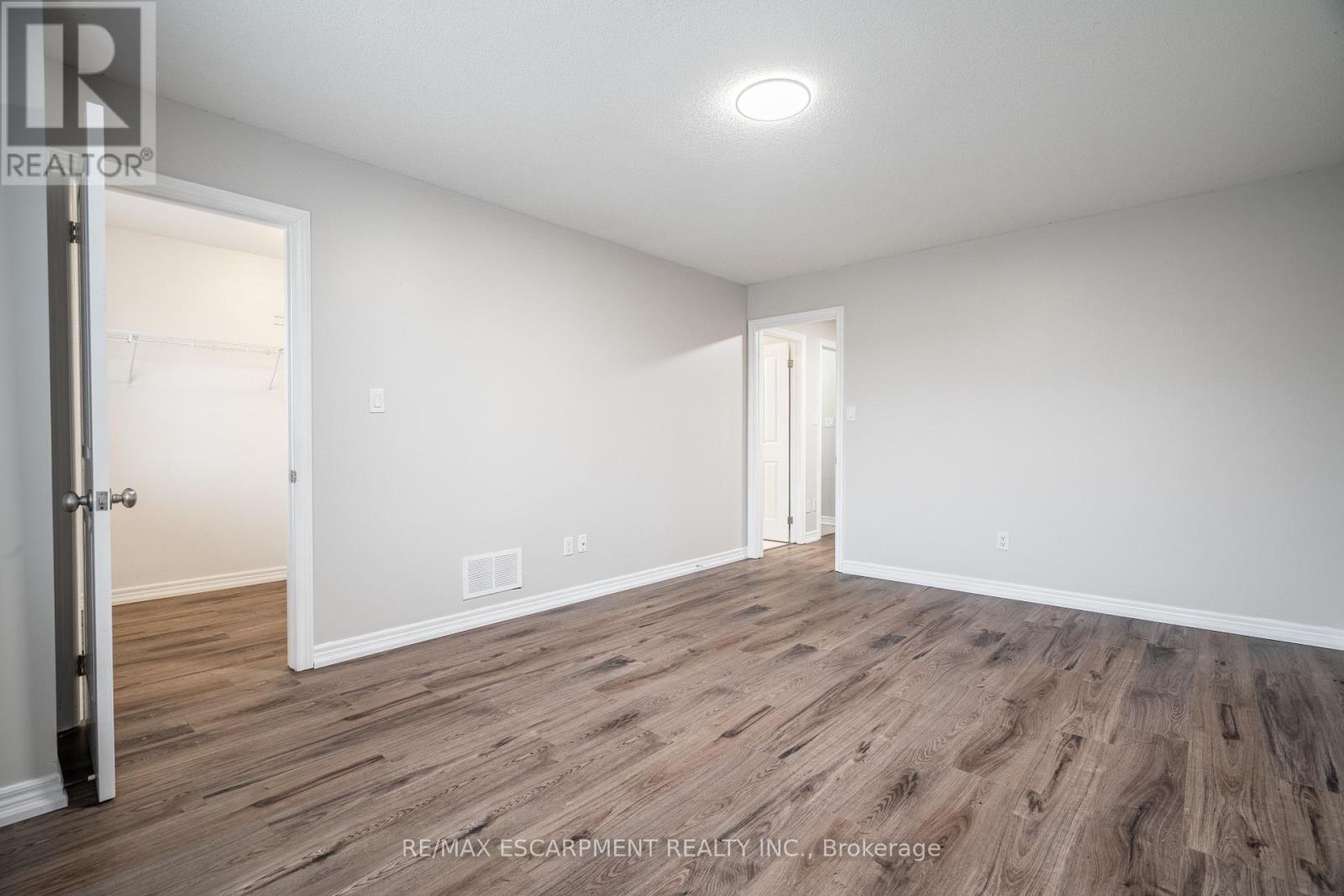 Photo 24 of 41 222 Fall Fair Way, Hamilton ON