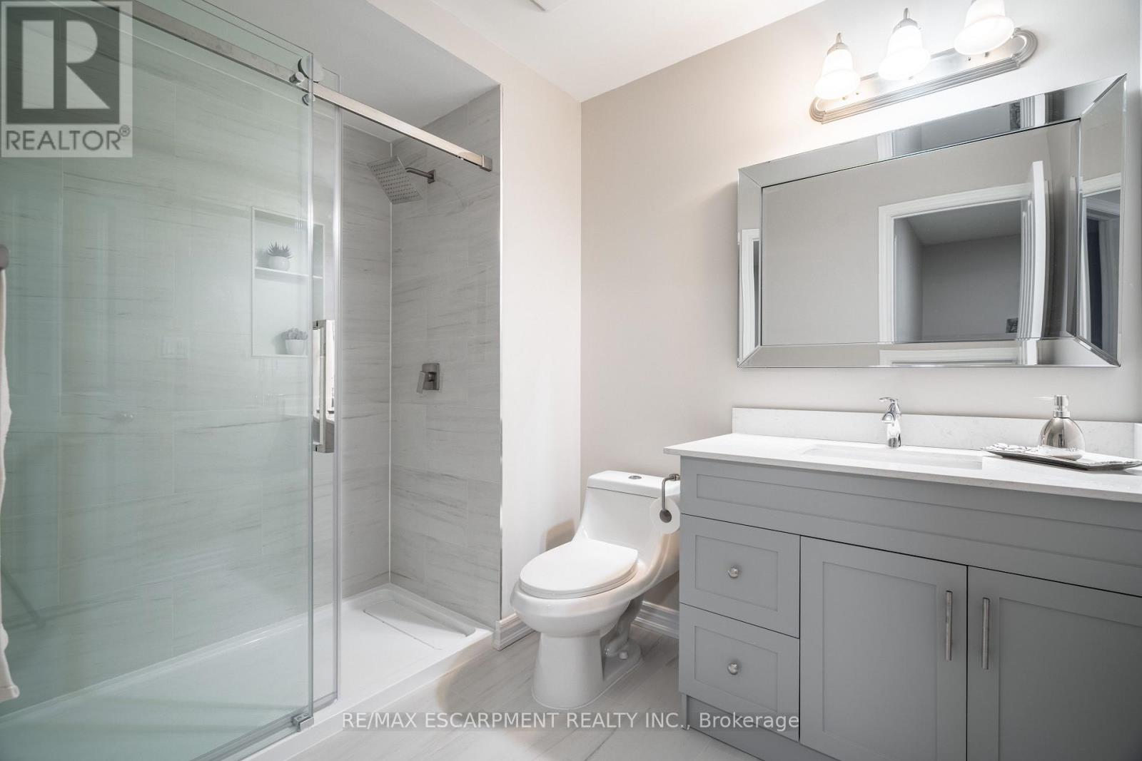 Photo 26 of 41 222 Fall Fair Way, Hamilton ON