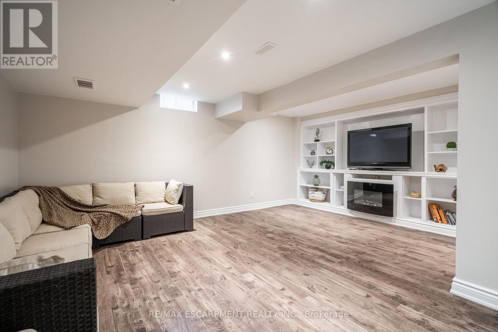 Photo 28 of 41 222 Fall Fair Way, Hamilton ON