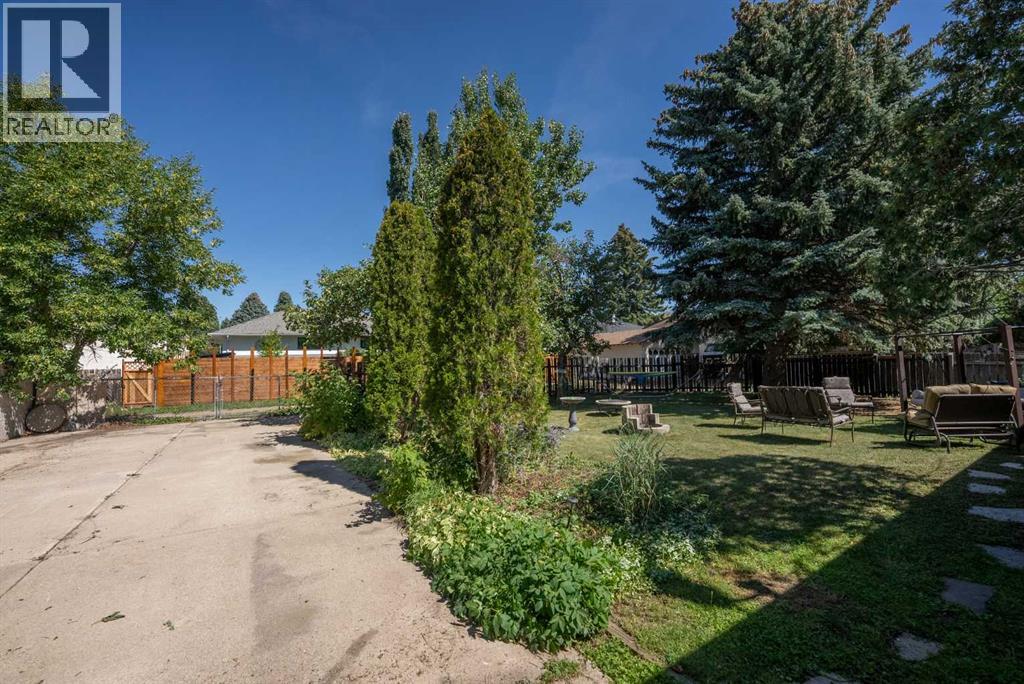 Single Family House Bungalow for Sale in  Normandy Road S Glendale Lethbridge 