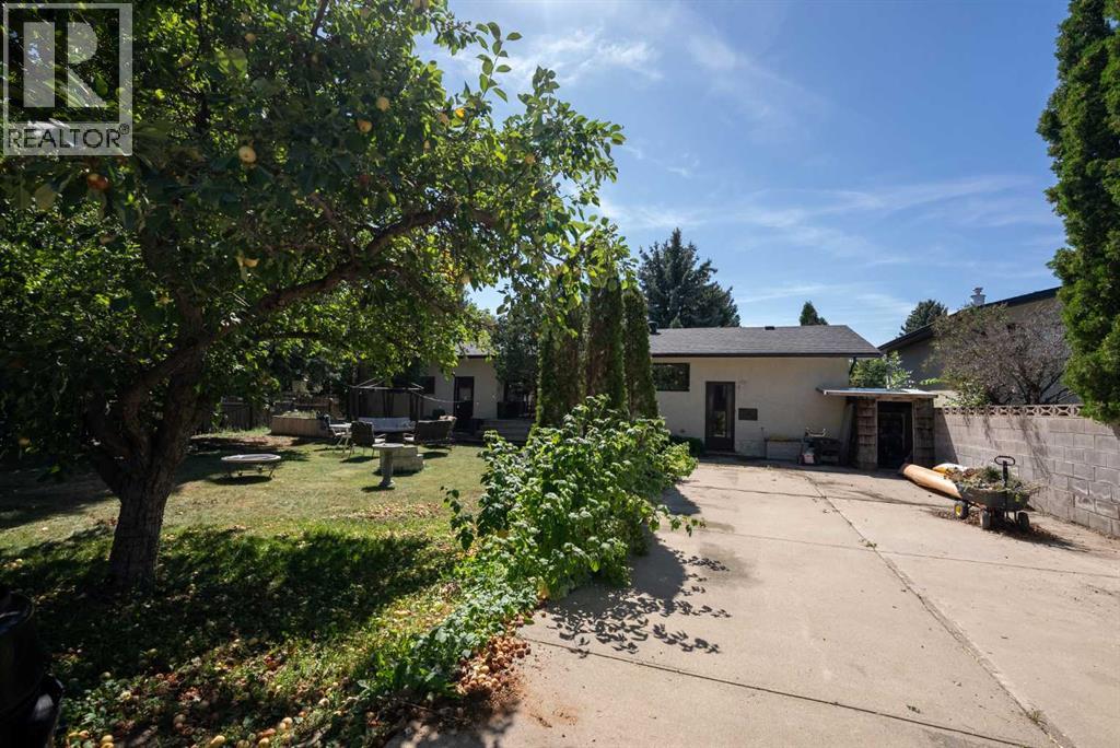 Single Family House Bungalow for Sale in  Normandy Road S Glendale Lethbridge 