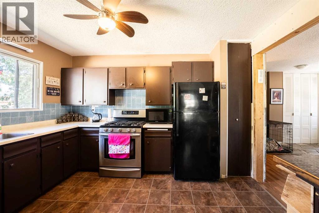 Single Family House Bungalow for Sale in  Normandy Road S Glendale Lethbridge 