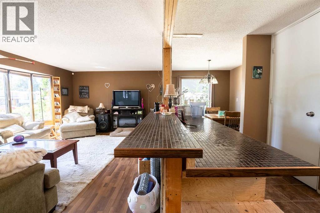 Single Family House Bungalow for Sale in  Normandy Road S Glendale Lethbridge 