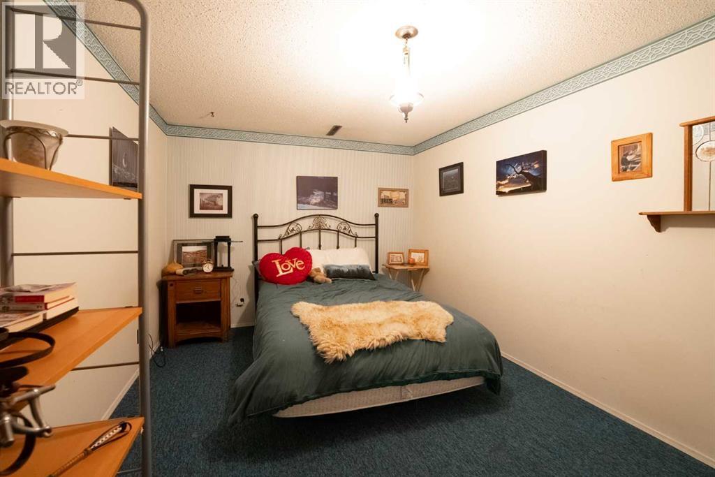 Single Family House Bungalow for Sale in  Normandy Road S Glendale Lethbridge 