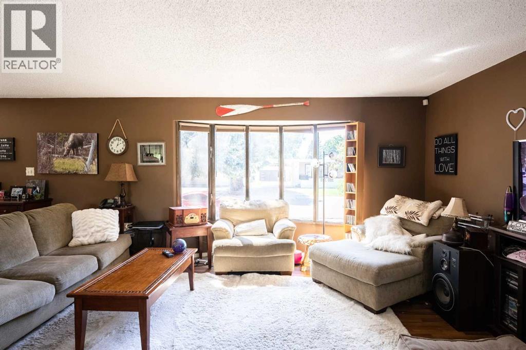 Single Family House Bungalow for Sale in  Normandy Road S Glendale Lethbridge 