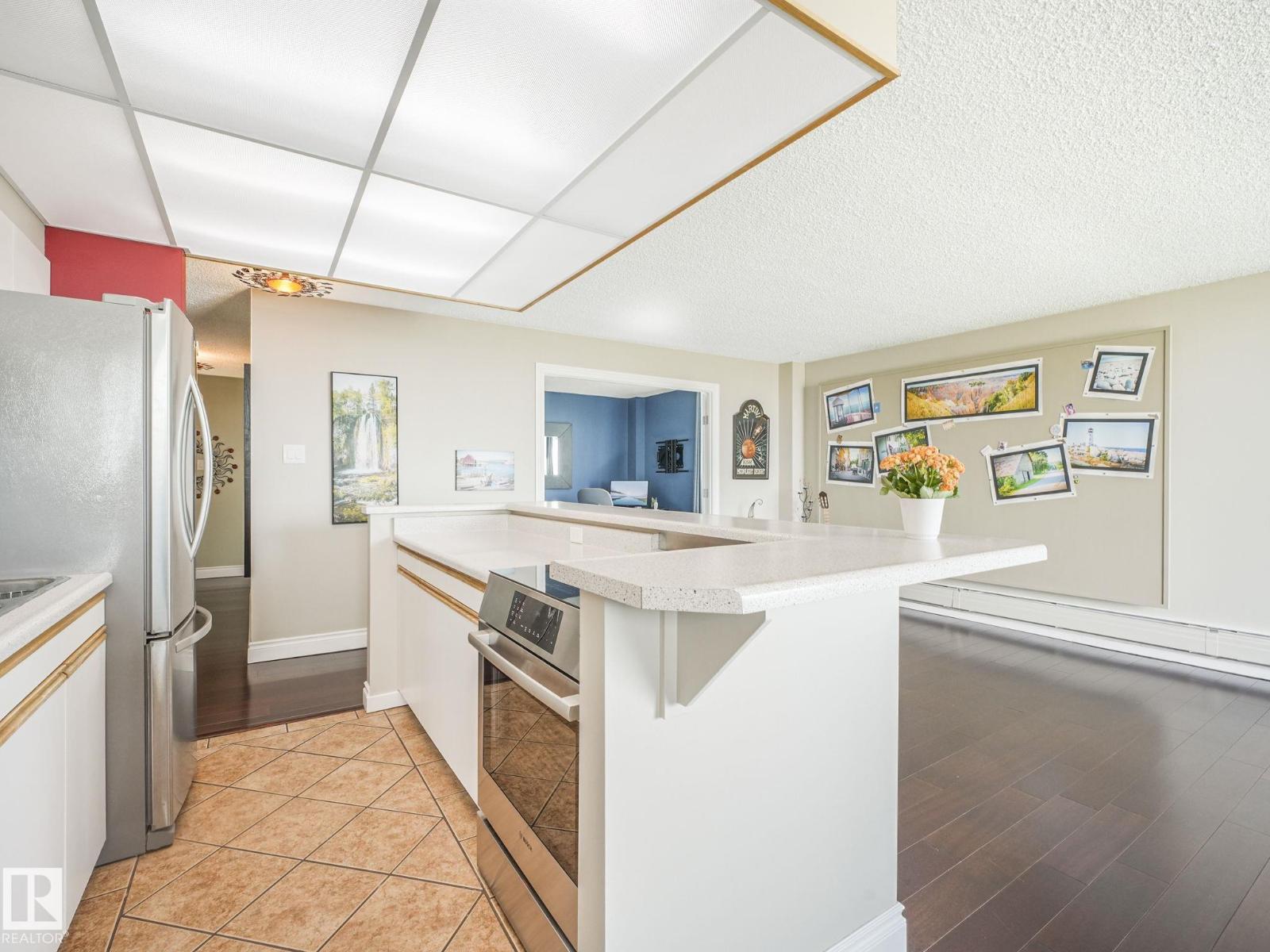 Photo 2 of 1902 10135 Saskatchewan Dr Nw, Edmonton AB