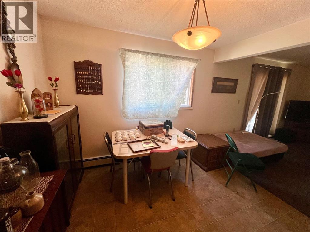 Photo 4 of 204 5502 58 A Street, Red Deer AB