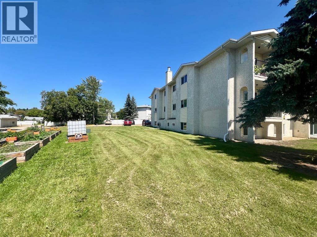 Photo 10 of 204 5502 58 A Street, Red Deer AB