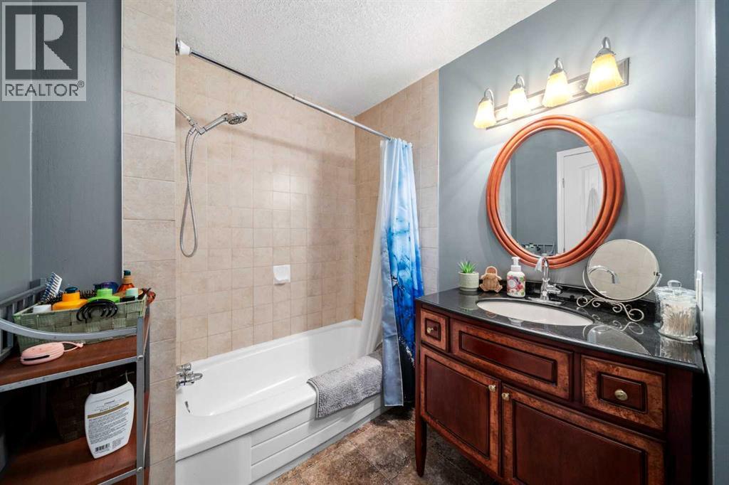 Single Family House for Sale in    Avenue NE Bridgeland/Riverside Calgary 