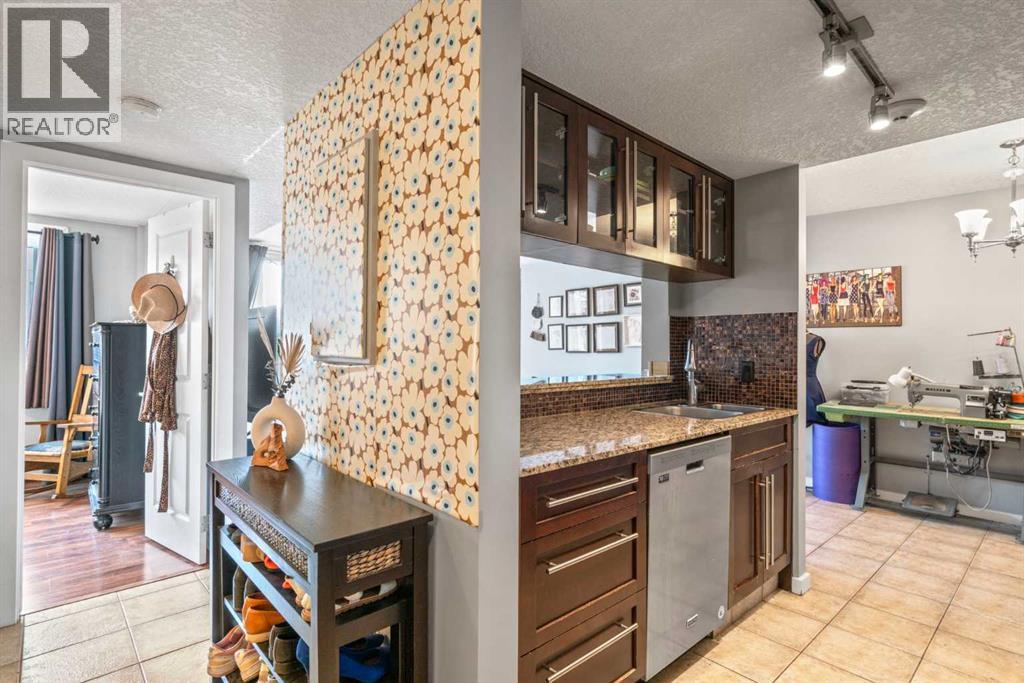 Single Family House for Sale in    Street NW Hillhurst Calgary 