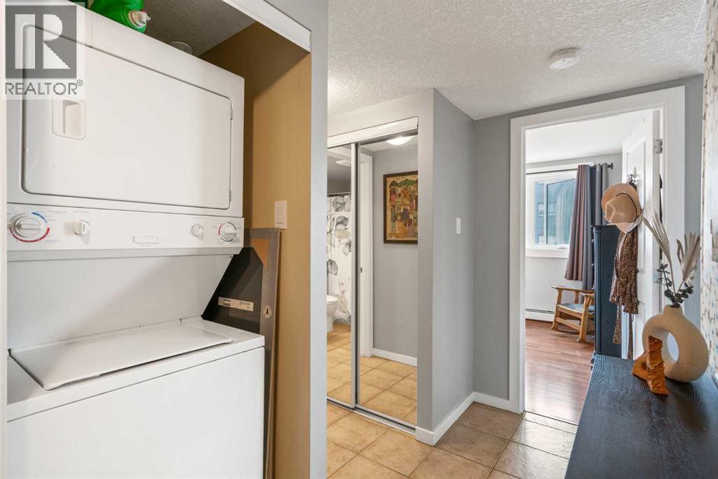 Single Family House for Sale in    Street NW Hillhurst Calgary 