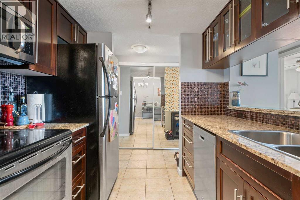 Single Family House for Sale in    Street NW Hillhurst Calgary 