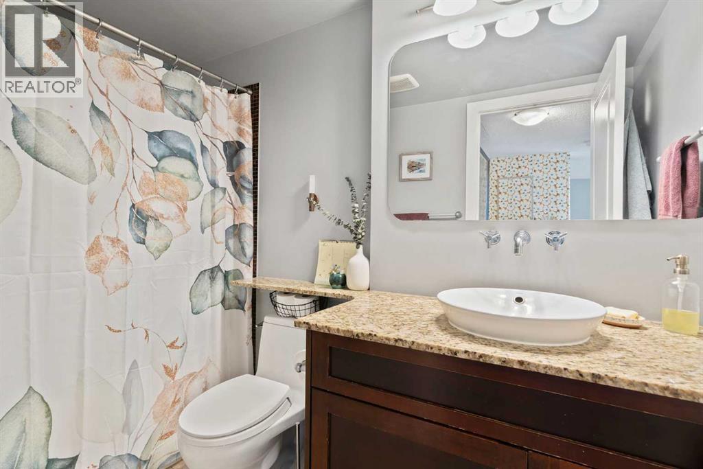 Single Family House for Sale in    Street NW Hillhurst Calgary 