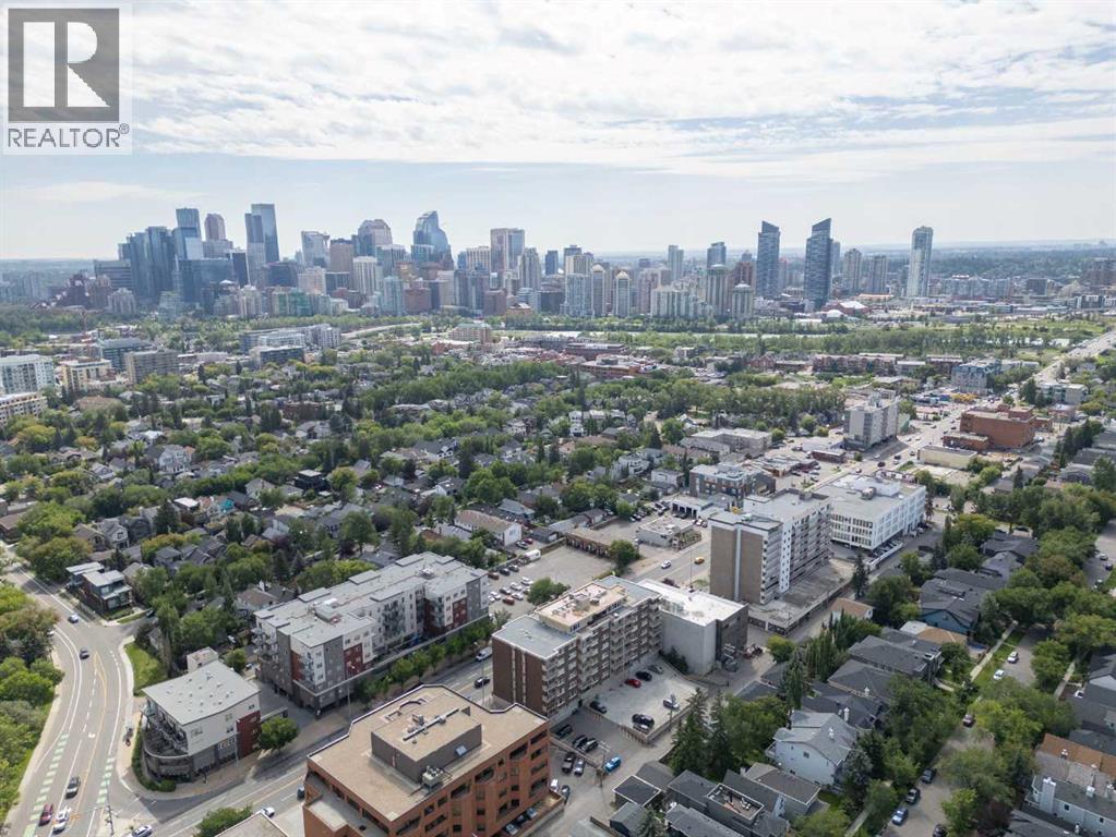 Single Family House for Sale in    Street NW Hillhurst Calgary 