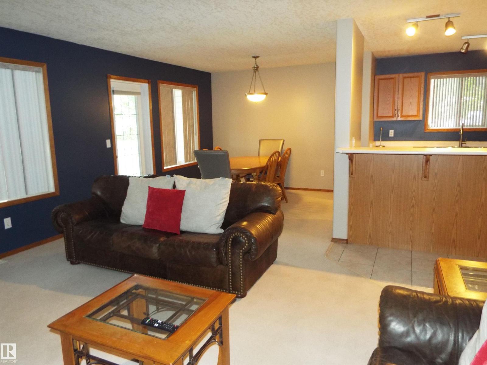 #102 4302 48 ST, Leduc