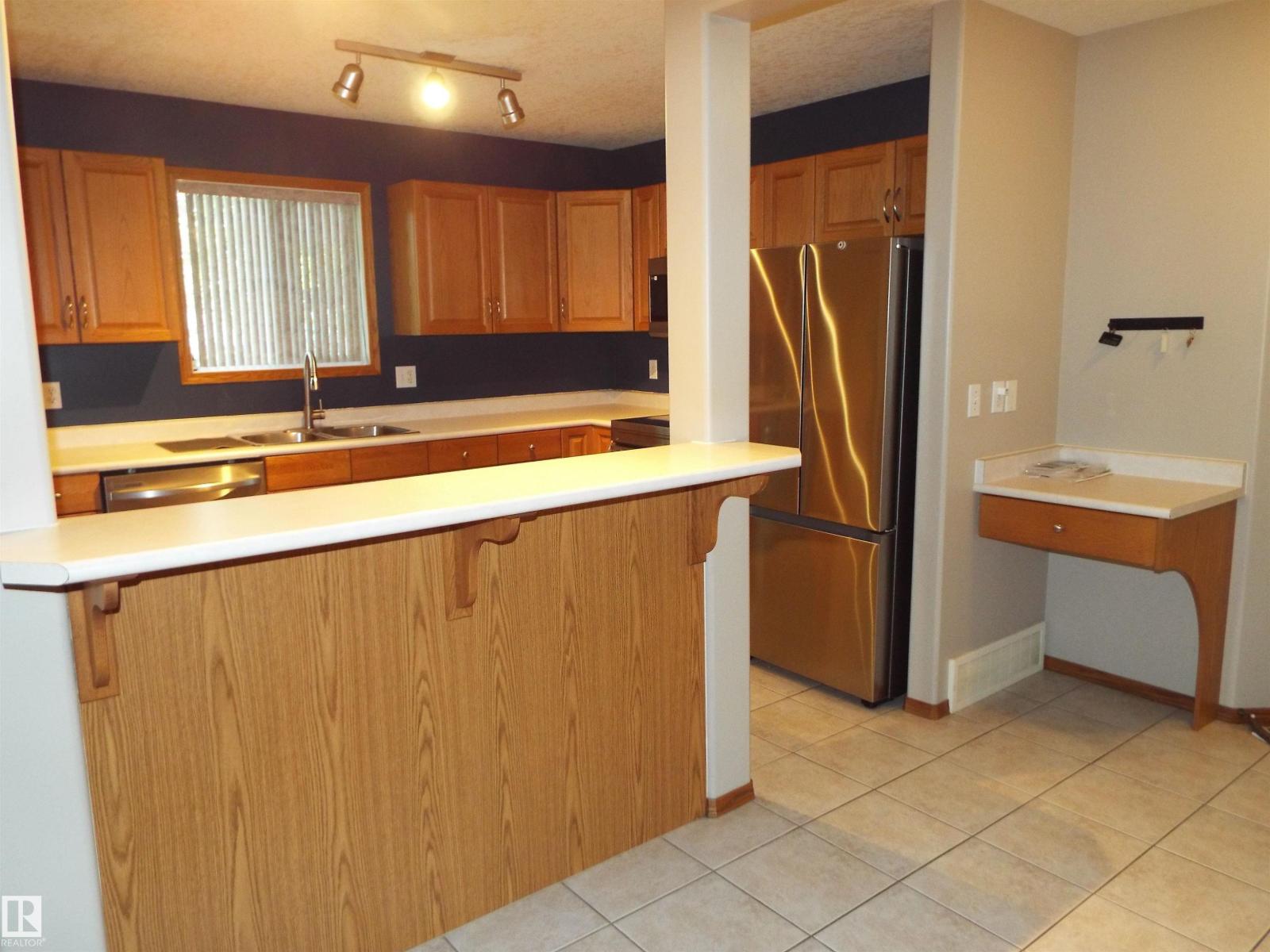 #102 4302 48 ST, Leduc