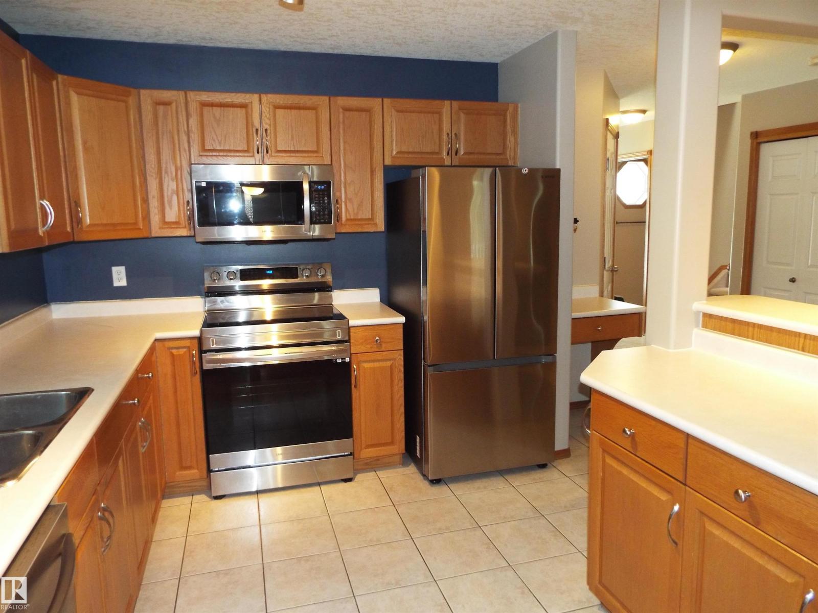 #102 4302 48 ST, Leduc