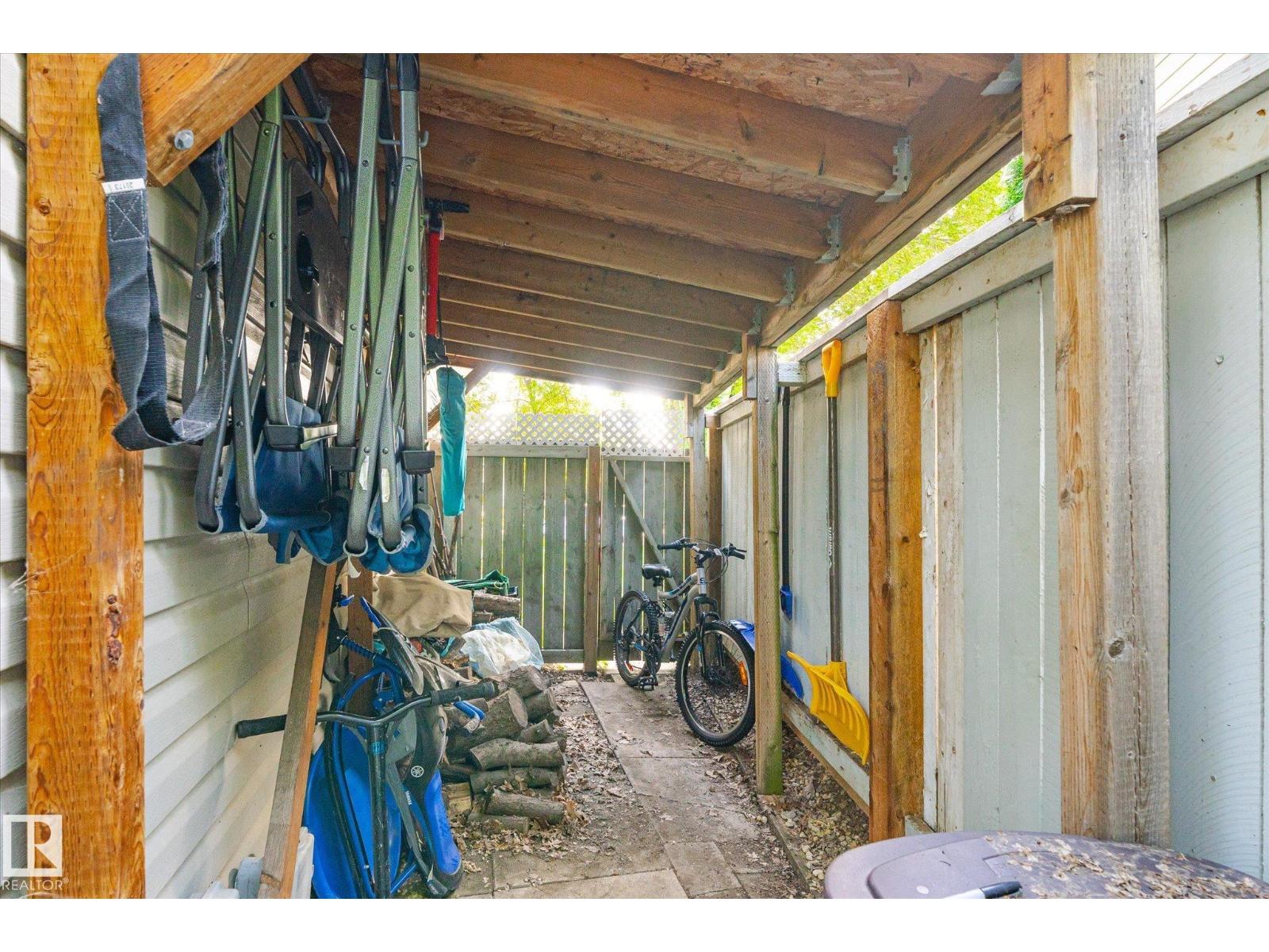 Single Family House for Sale in  BROADVIEW CR St. Albert 