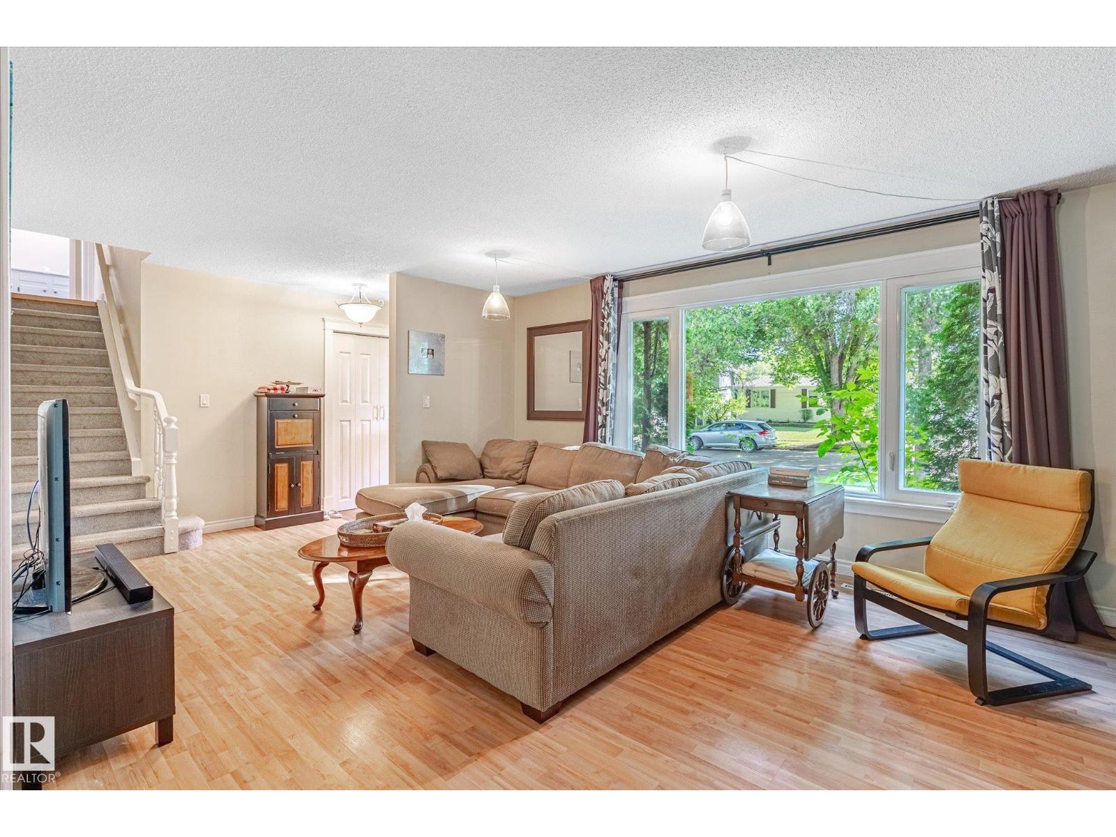 Single Family House for Sale in  BROADVIEW CR St. Albert 