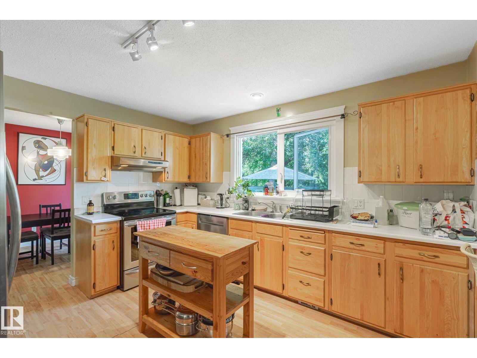 Single Family House for Sale in  BROADVIEW CR St. Albert 