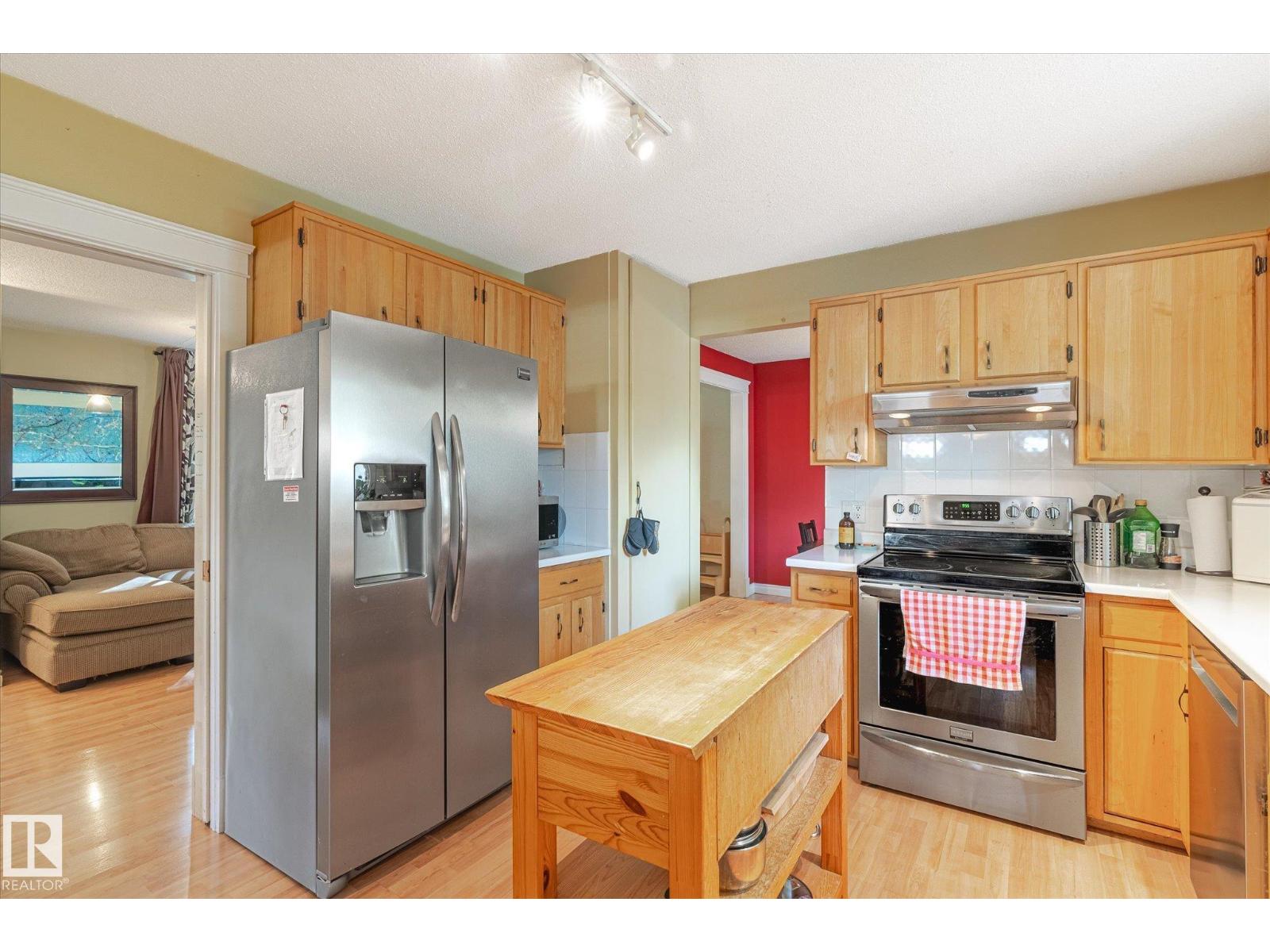 Single Family House for Sale in  BROADVIEW CR St. Albert 
