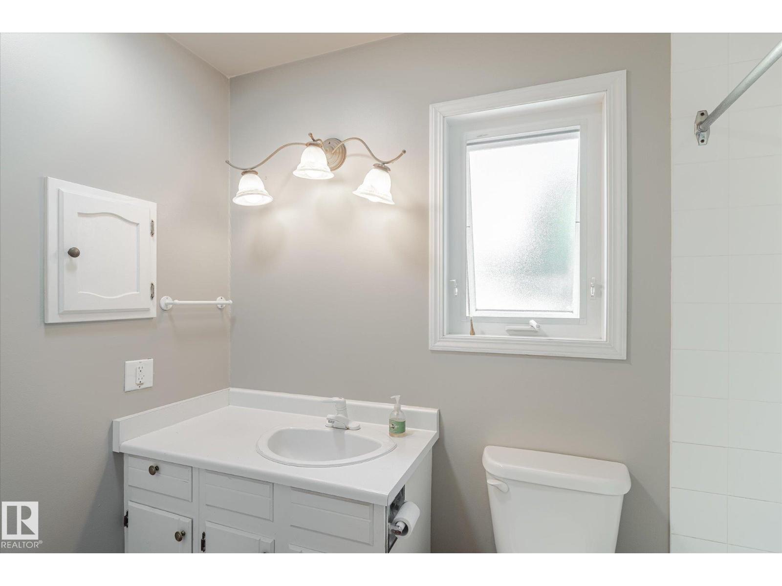 Single Family House for Sale in  BROADVIEW CR St. Albert 