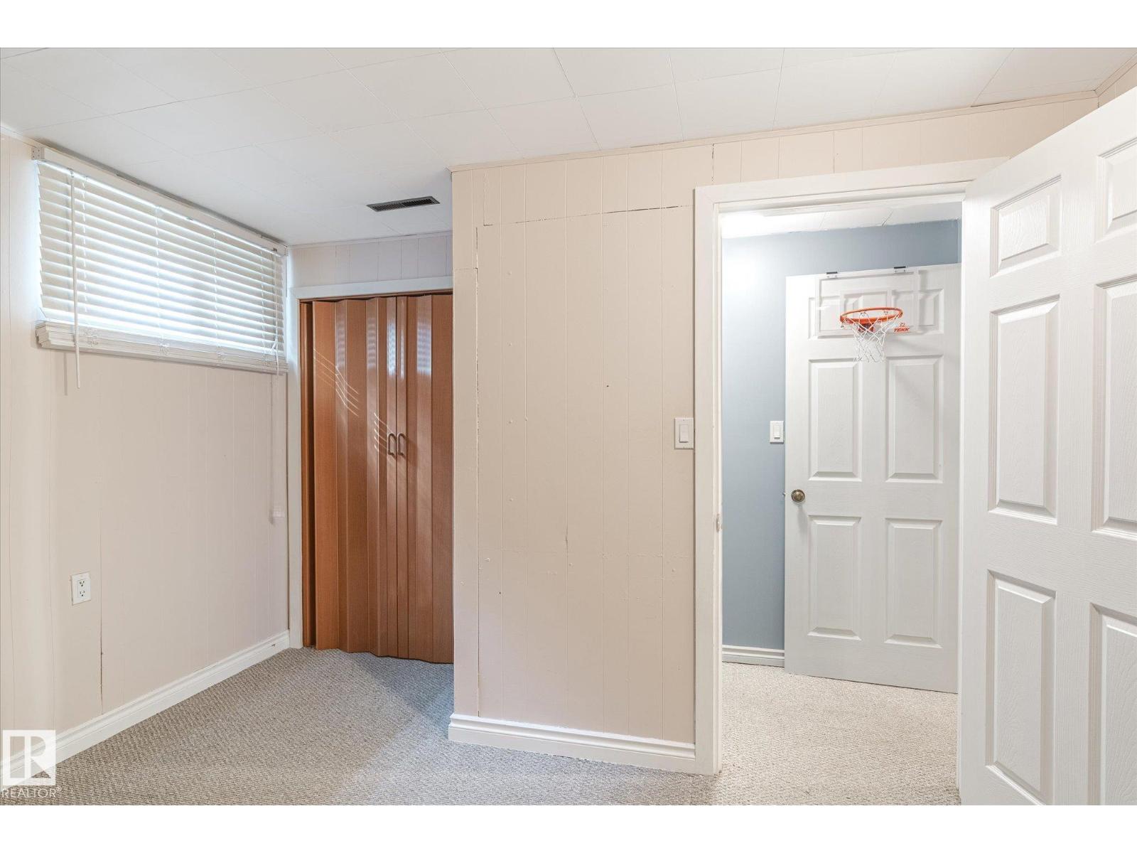 Single Family House for Sale in  BROADVIEW CR St. Albert 