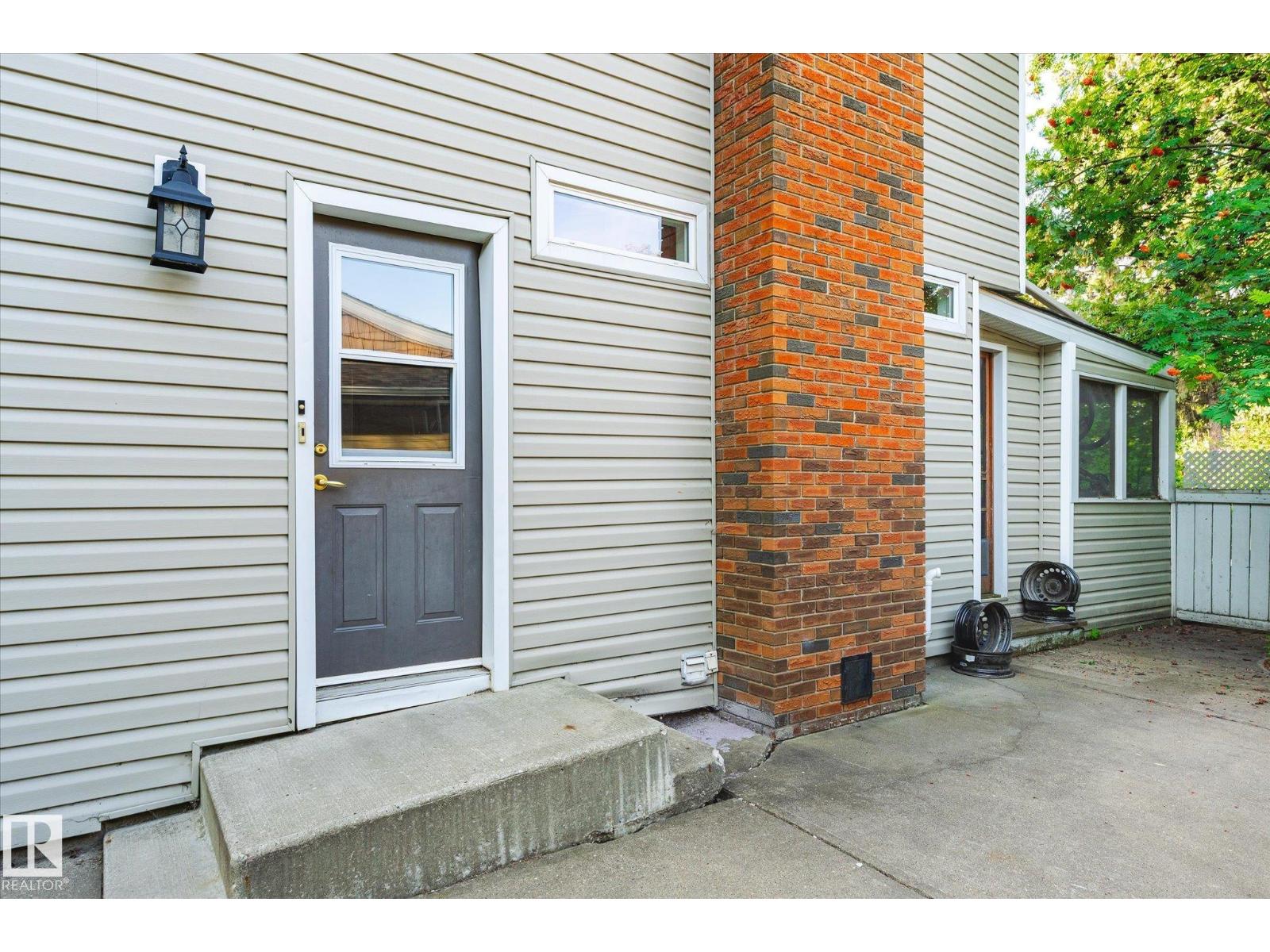 Single Family House for Sale in  BROADVIEW CR St. Albert 