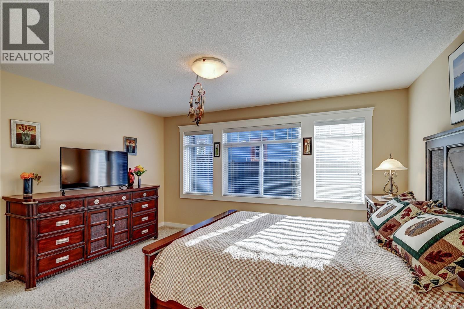 Photo 21 of 24 500 Russell Rd, Ladysmith BC