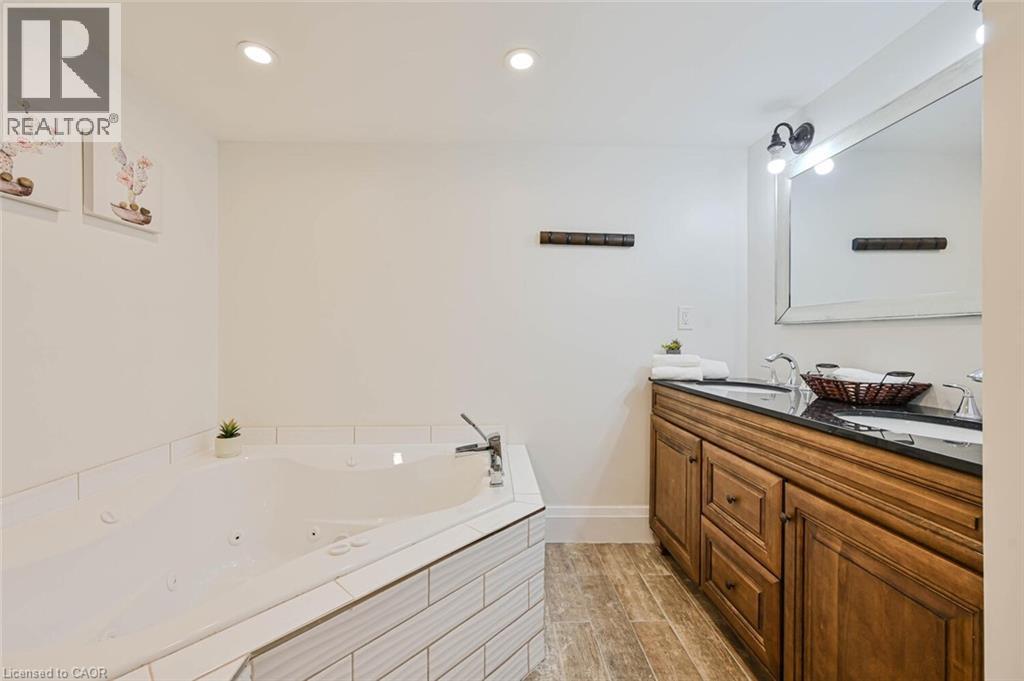Photo 33 of 14812 Centreville Creek Road, Caledon ON