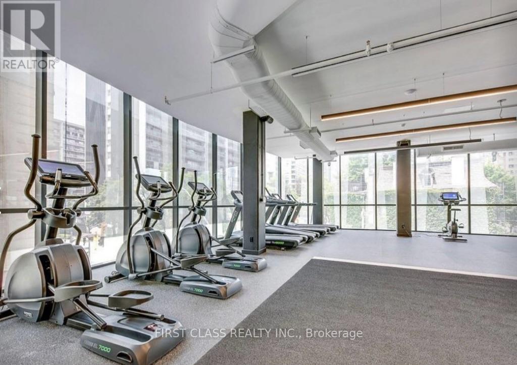 Photo 10 of 1518 85 Wood Street, Toronto ON