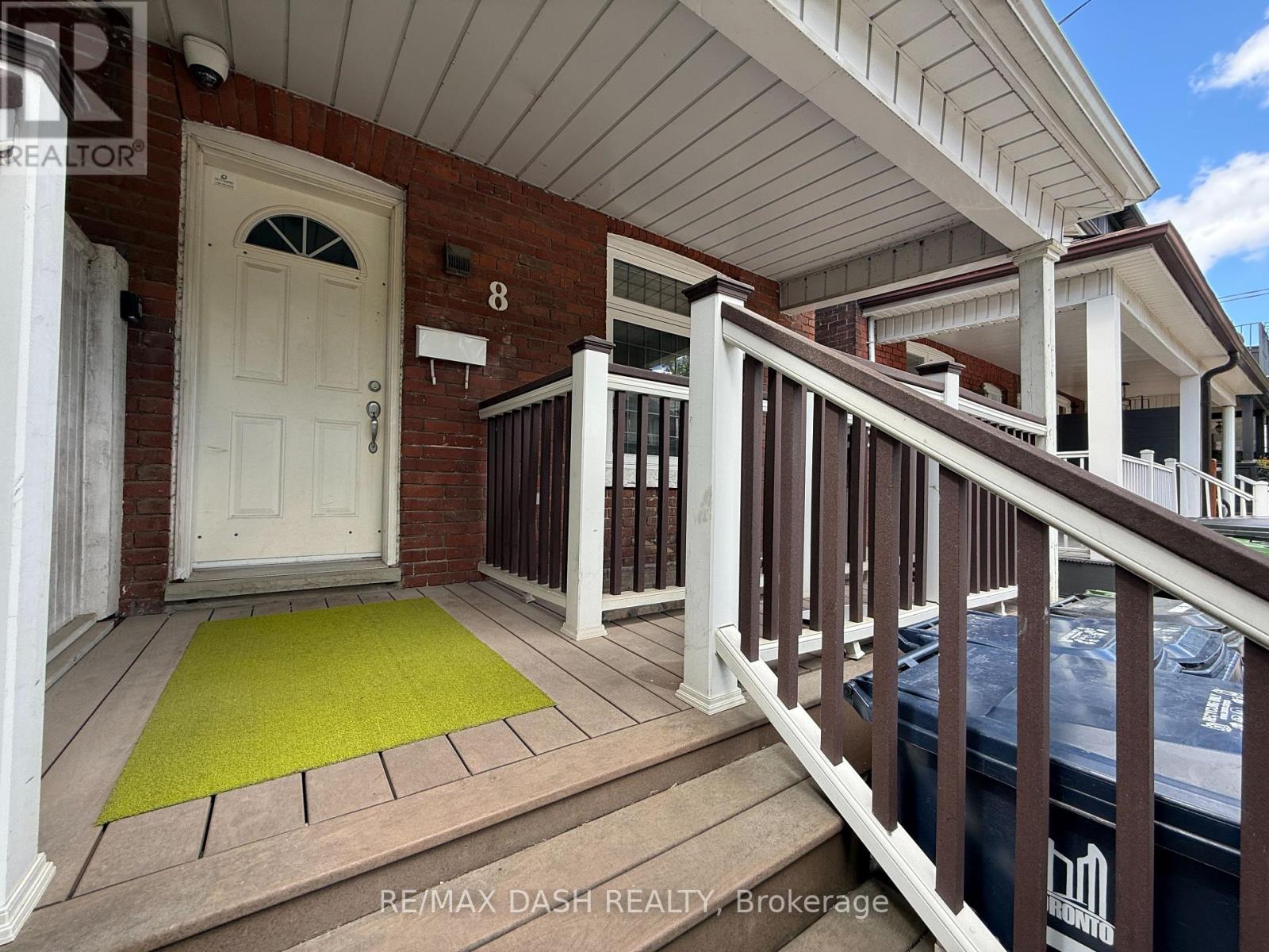 Photo 3 of Main 8 Beatrice Street, Toronto ON