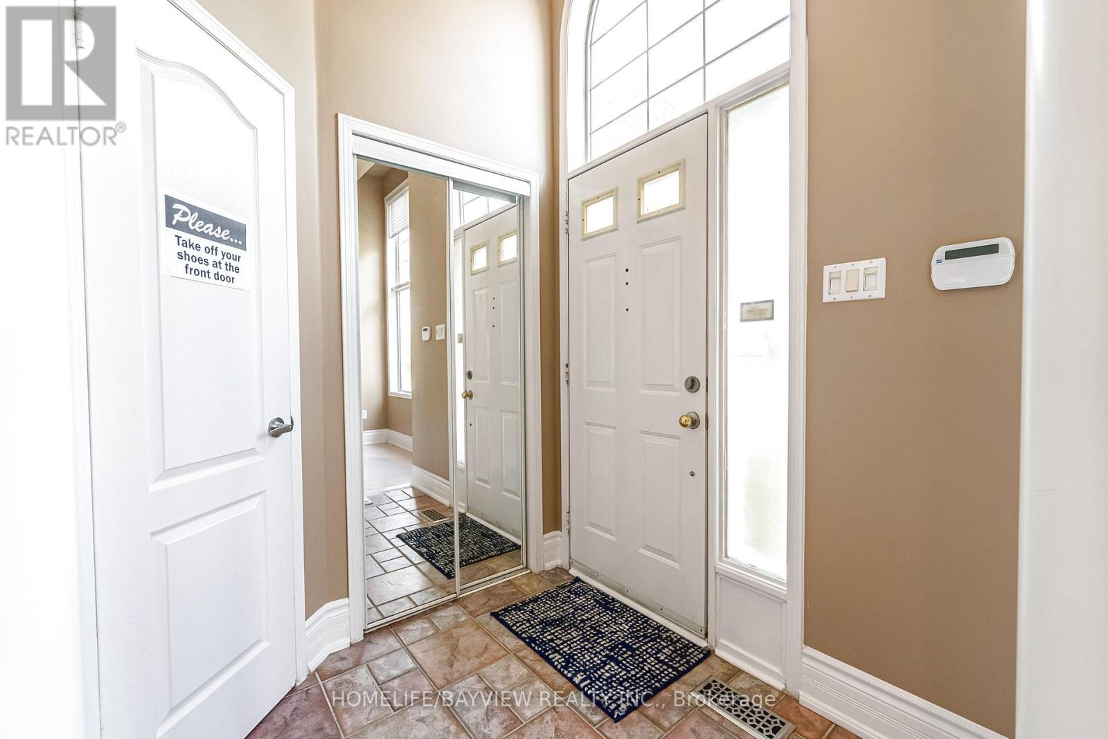 Photo 4 of 245 Shirley Drive, Richmond Hill ON