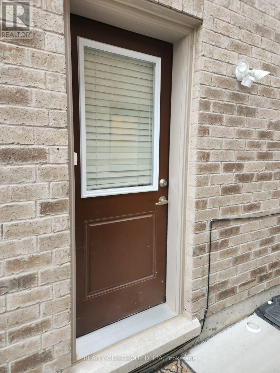 Photo 3 of 6 Quinton Lower Ridge, Brampton ON