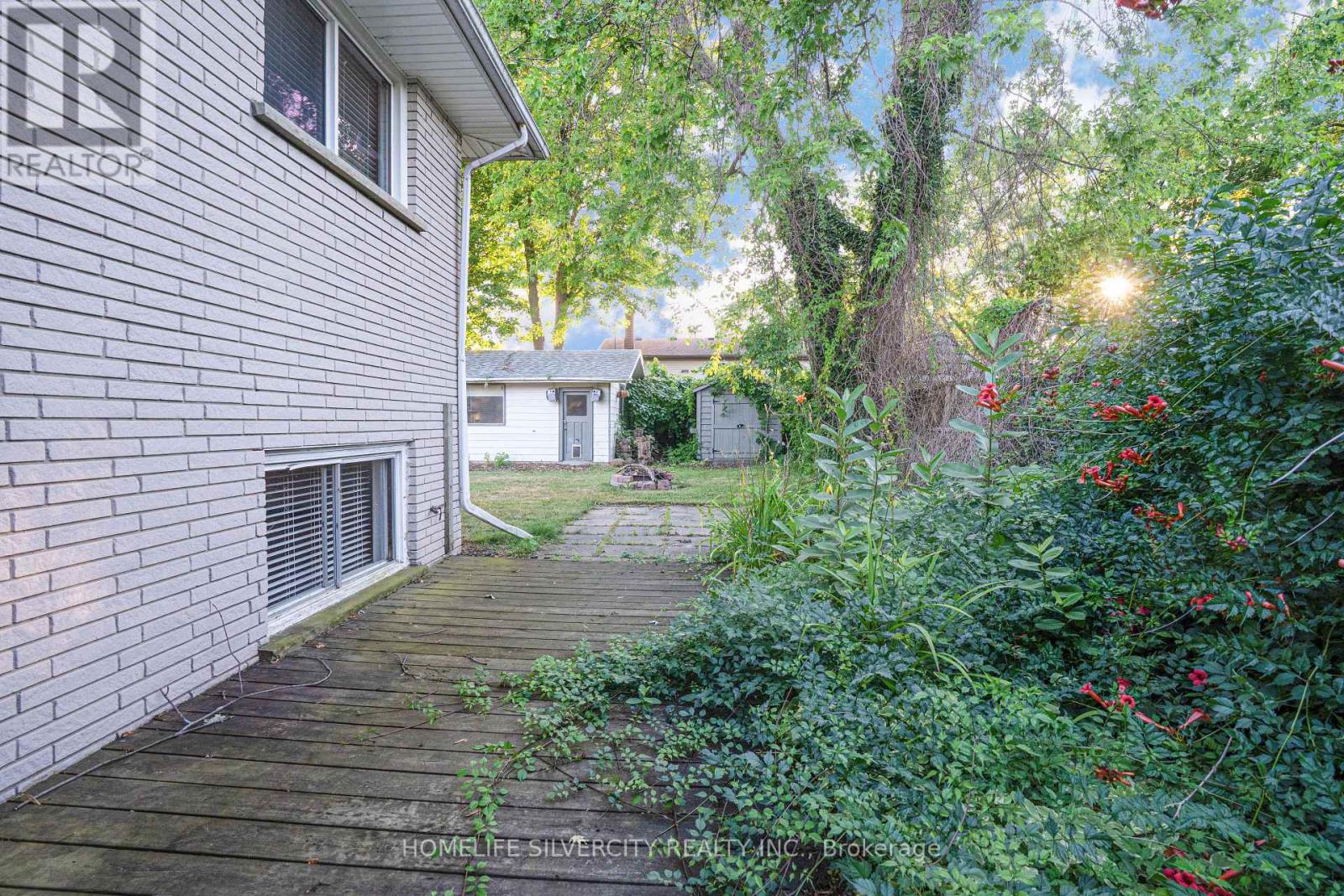 Photo 32 of 35 Lynn Park Avenue, Norfolk ON
