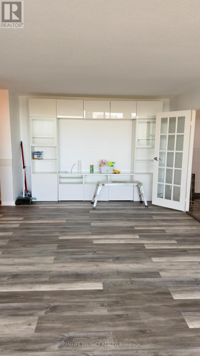 Photo 9 of 1006 20 Gilder Drive, Toronto ON