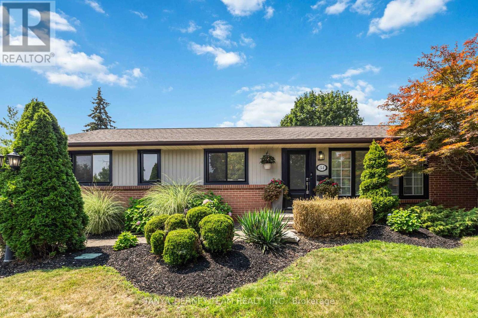 Photo 1 of 54 Montgomery Avenue, Whitby ON