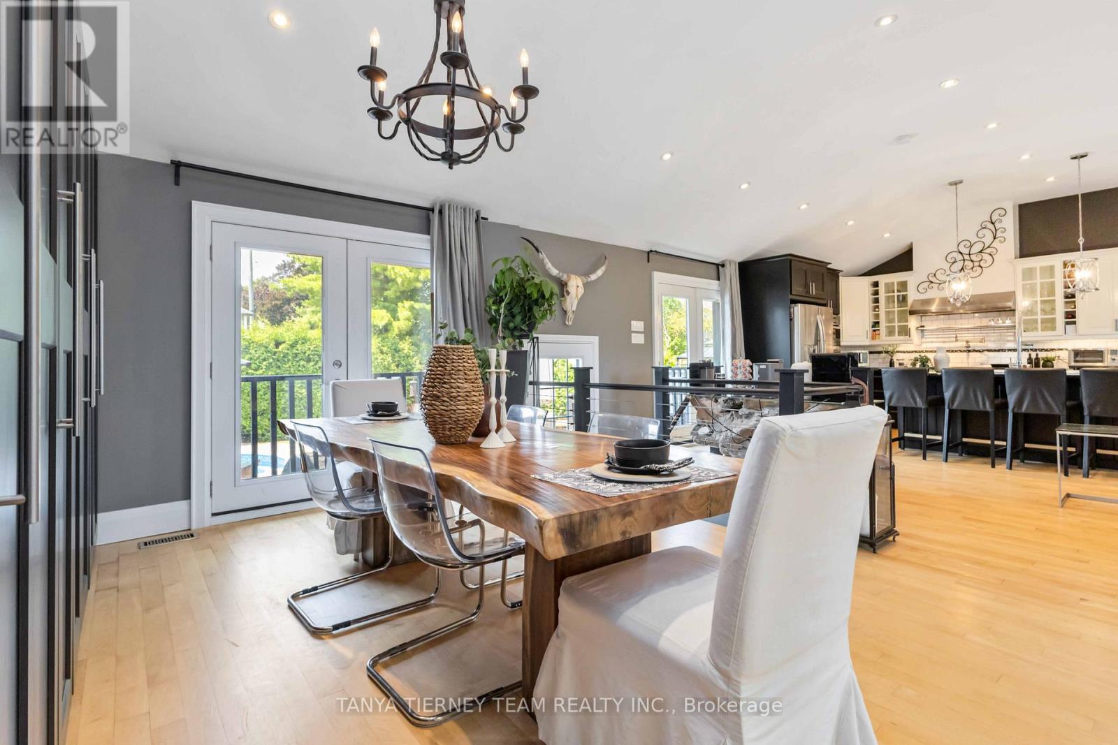 Photo 12 of 54 Montgomery Avenue, Whitby ON
