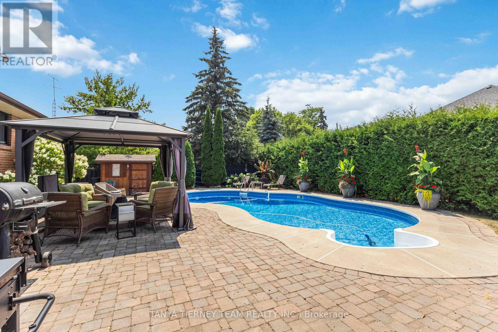 Photo 40 of 54 Montgomery Avenue, Whitby ON